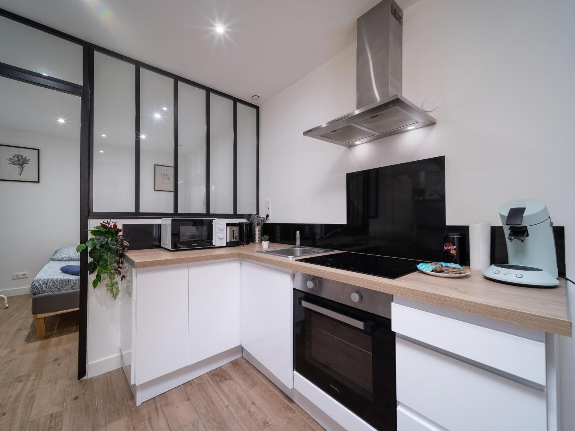 Apartment Equipe 4 Personnes Au Coeur Du Panier Marseilles